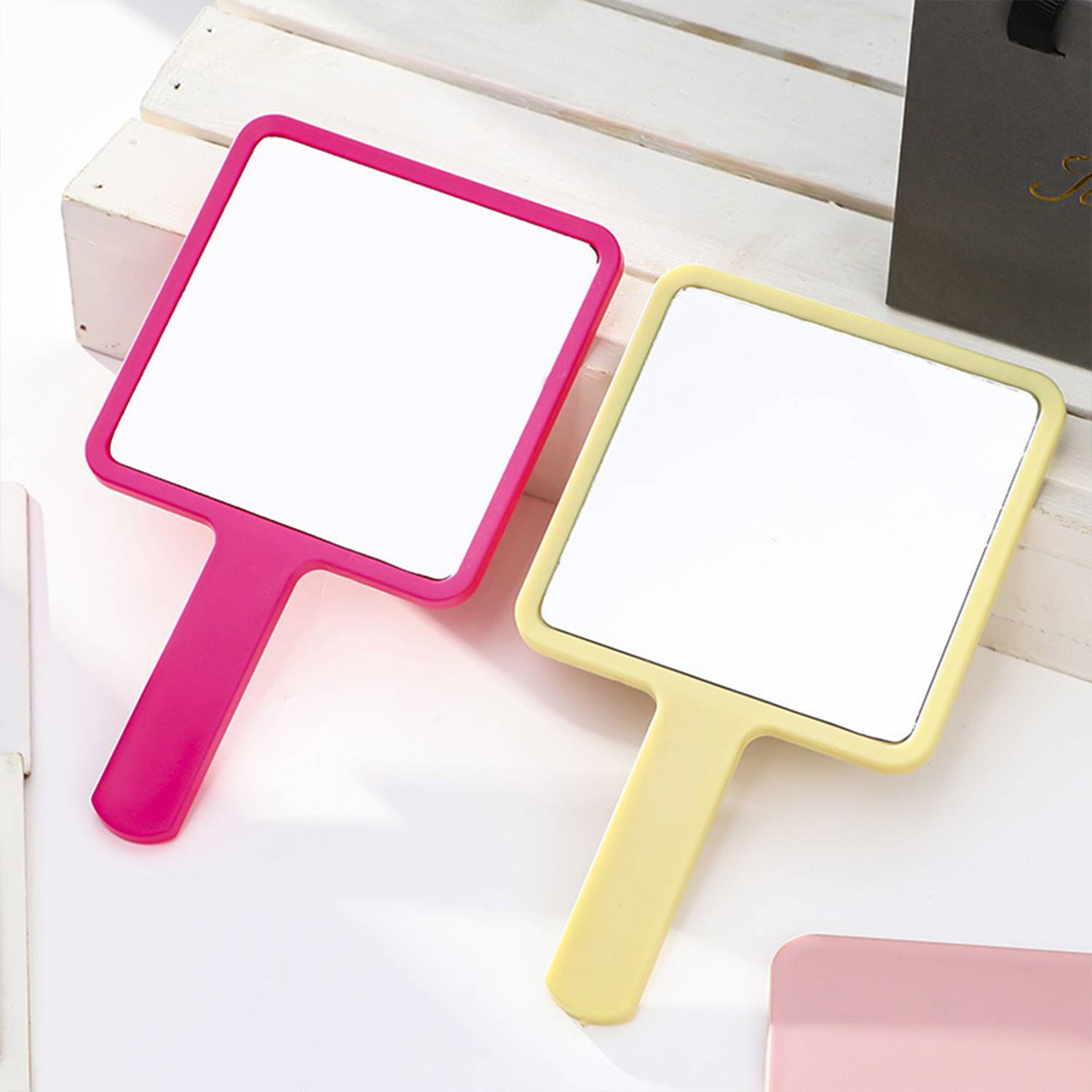 Square Handle Is Portable And Compact Portable Mirror 5