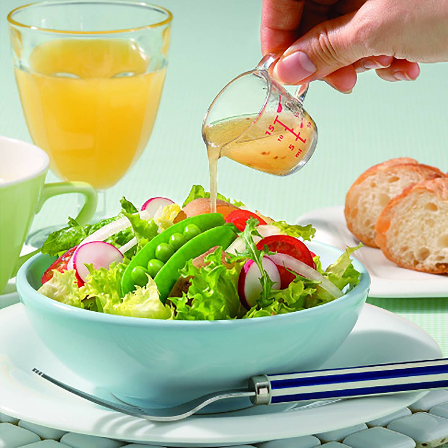 0.5oz Mini Clear Measuring Cup 2