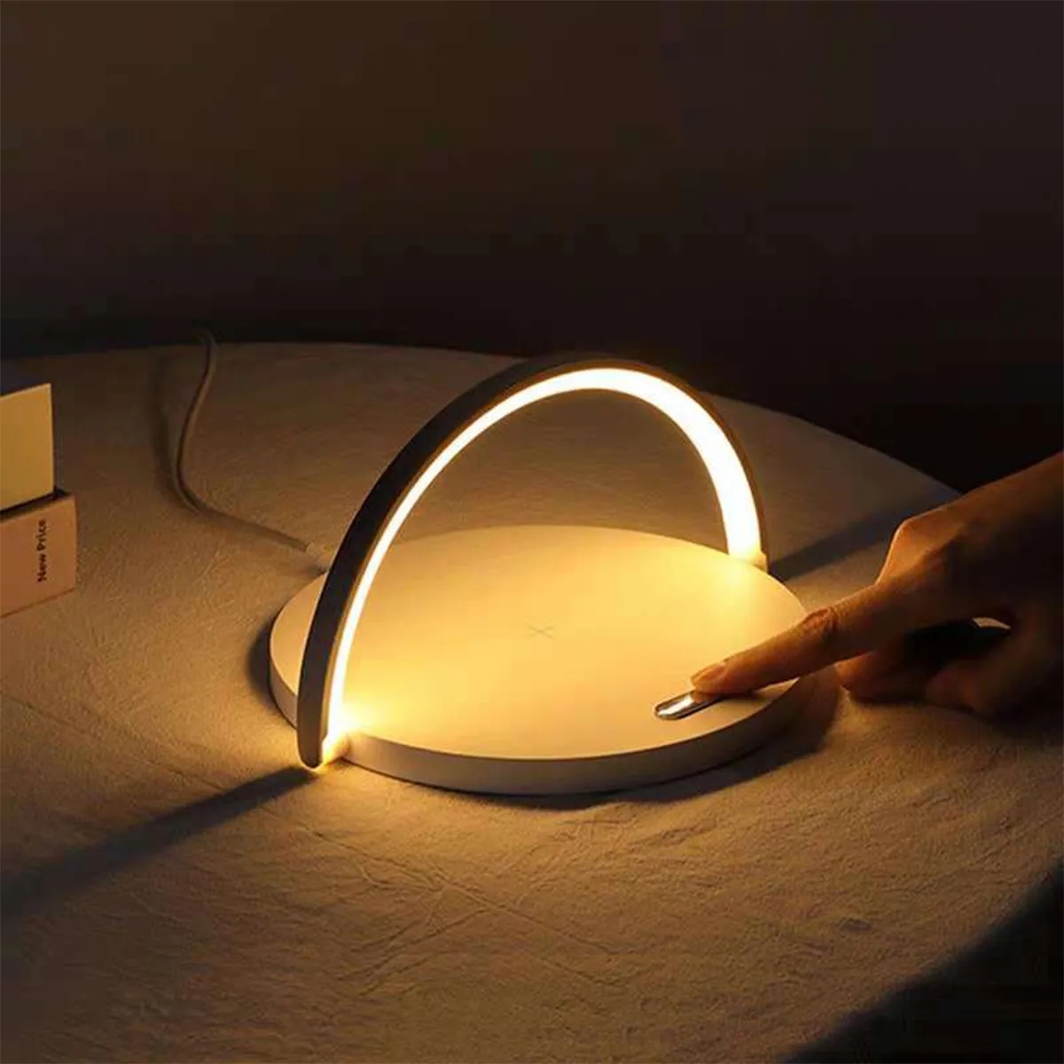 Simple Wireless Charging Nightlight 3
