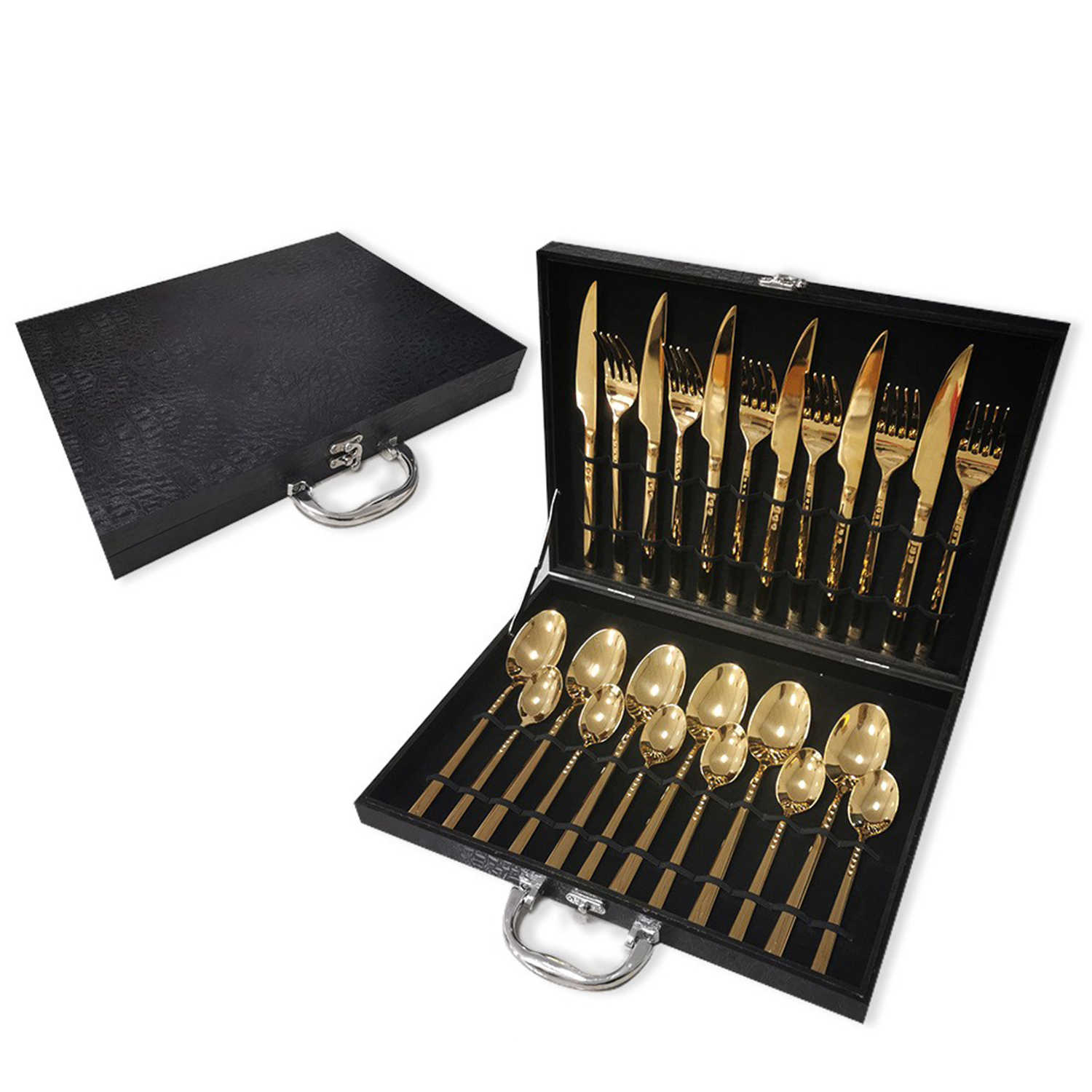 Flatware Set with a Nice Storage Case 5