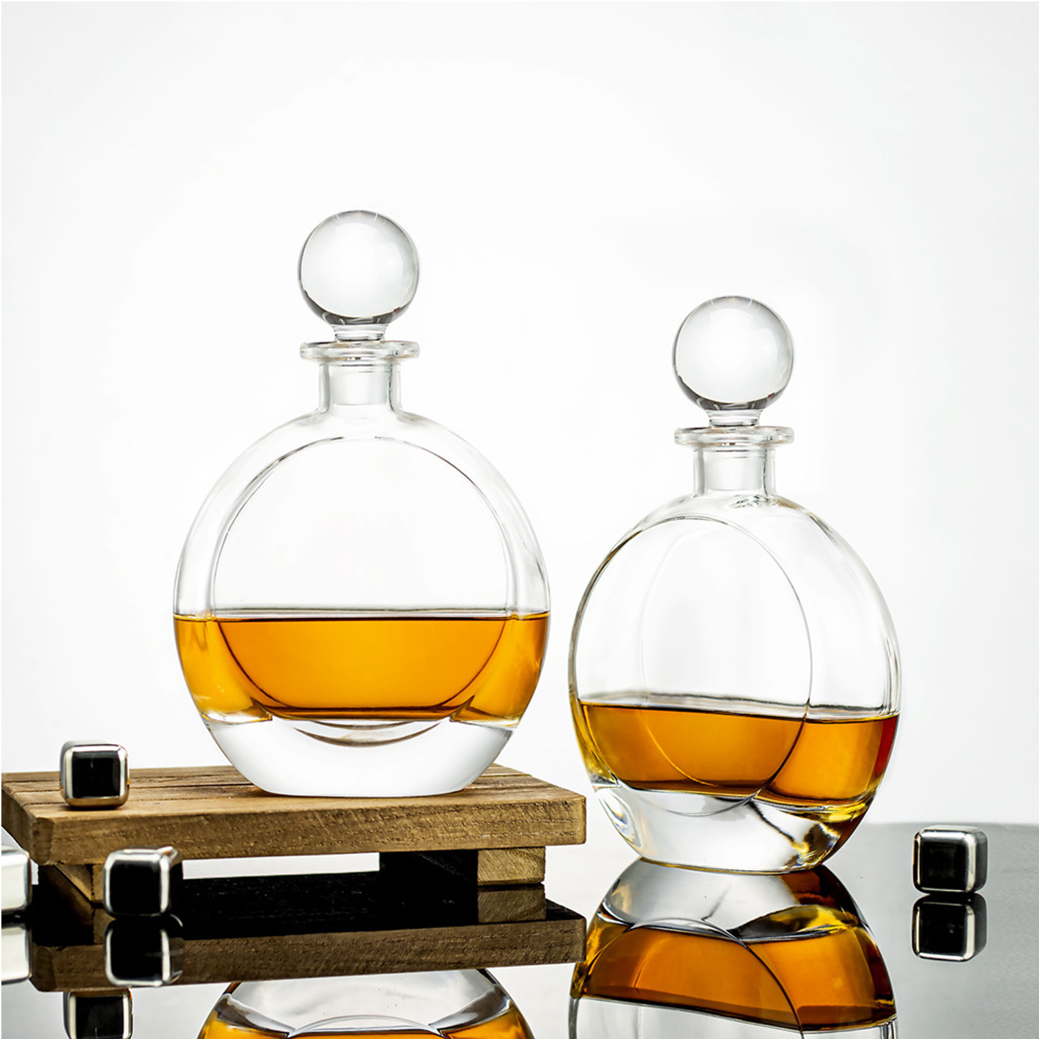 28oz Lead-Free Crystal Glass Whiskey Decanter 7