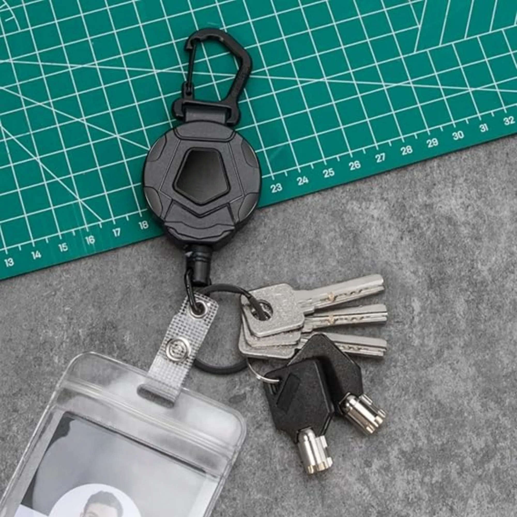 MOQ Retractable Keychain Badge Holder With Carabiner Clip 6