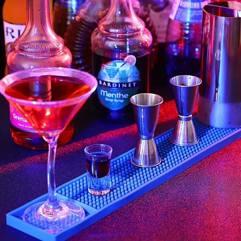 PVC/Rubber 3D Heavy-Duty Bar Mat 21''x3 1/2'' 6