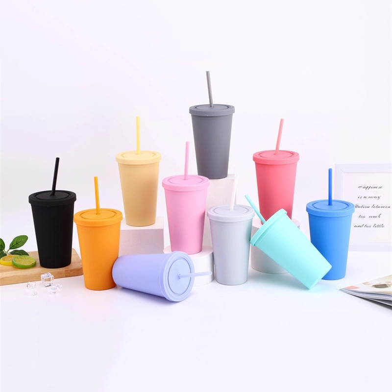 Plastic Cups with Lids and Straws 1