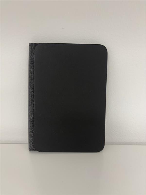 Pulse passport holder with apple find my 13