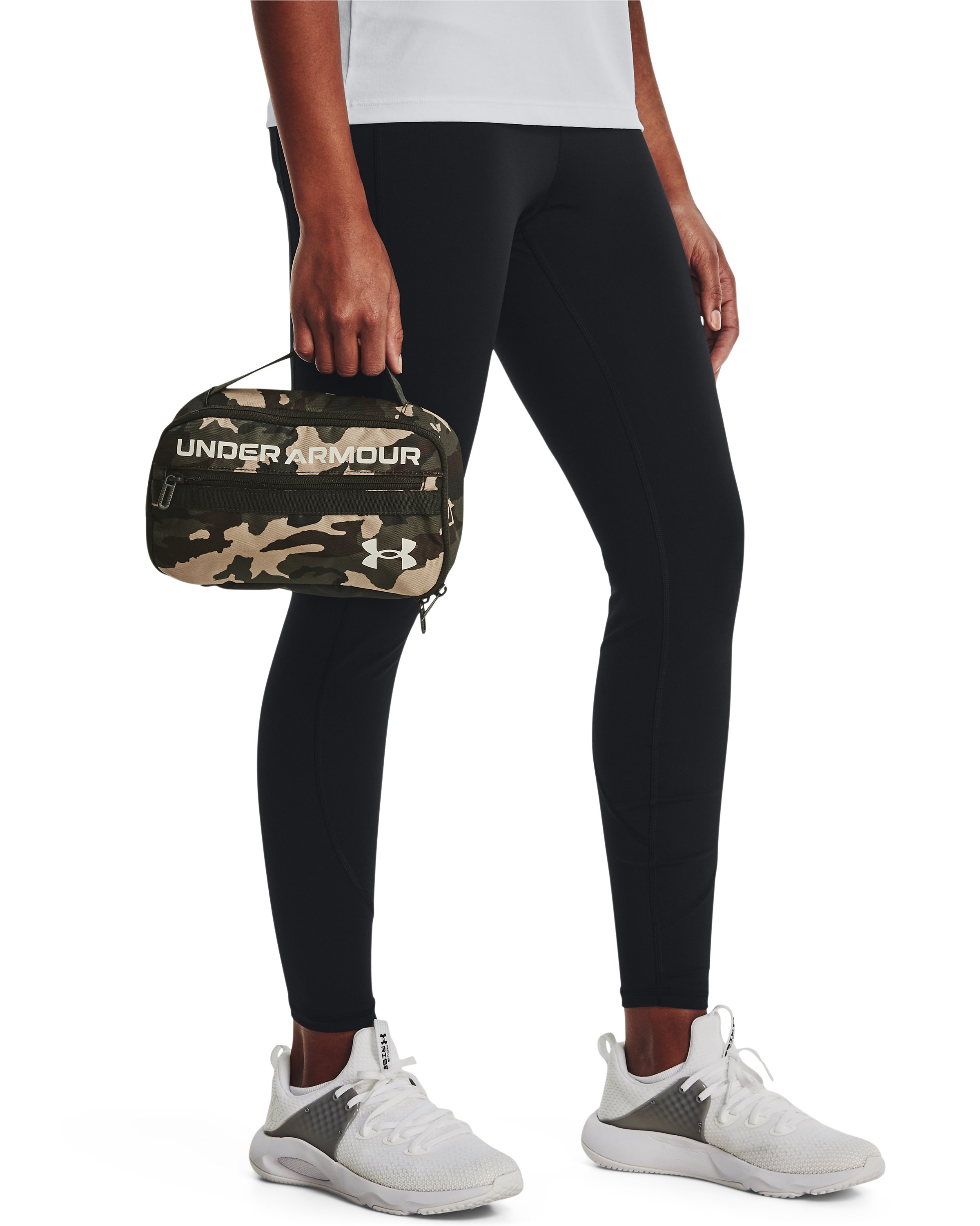 UA Contain Unisex Travel Kit 4