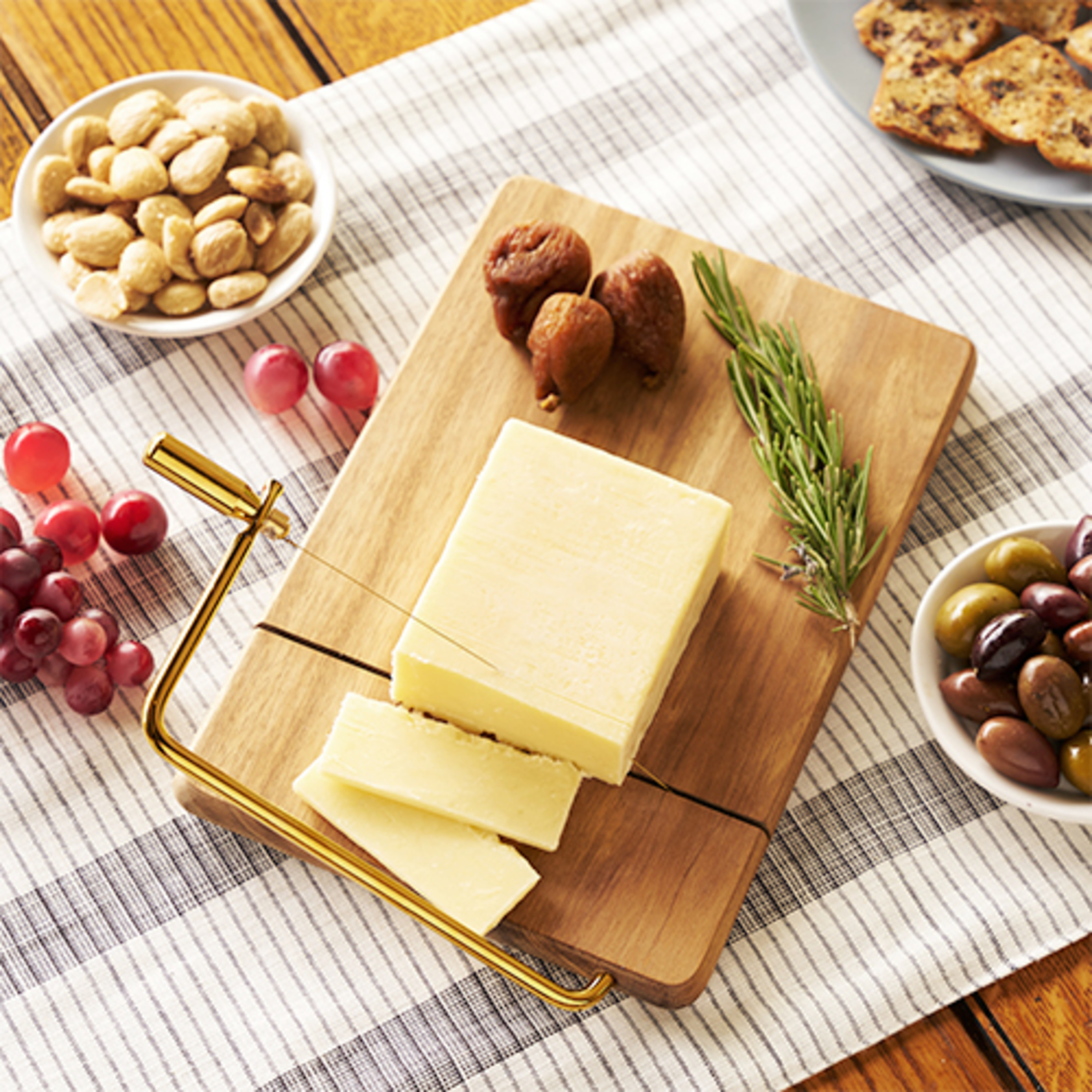 Twine Living® Acacia Cheese Slicing Board 6