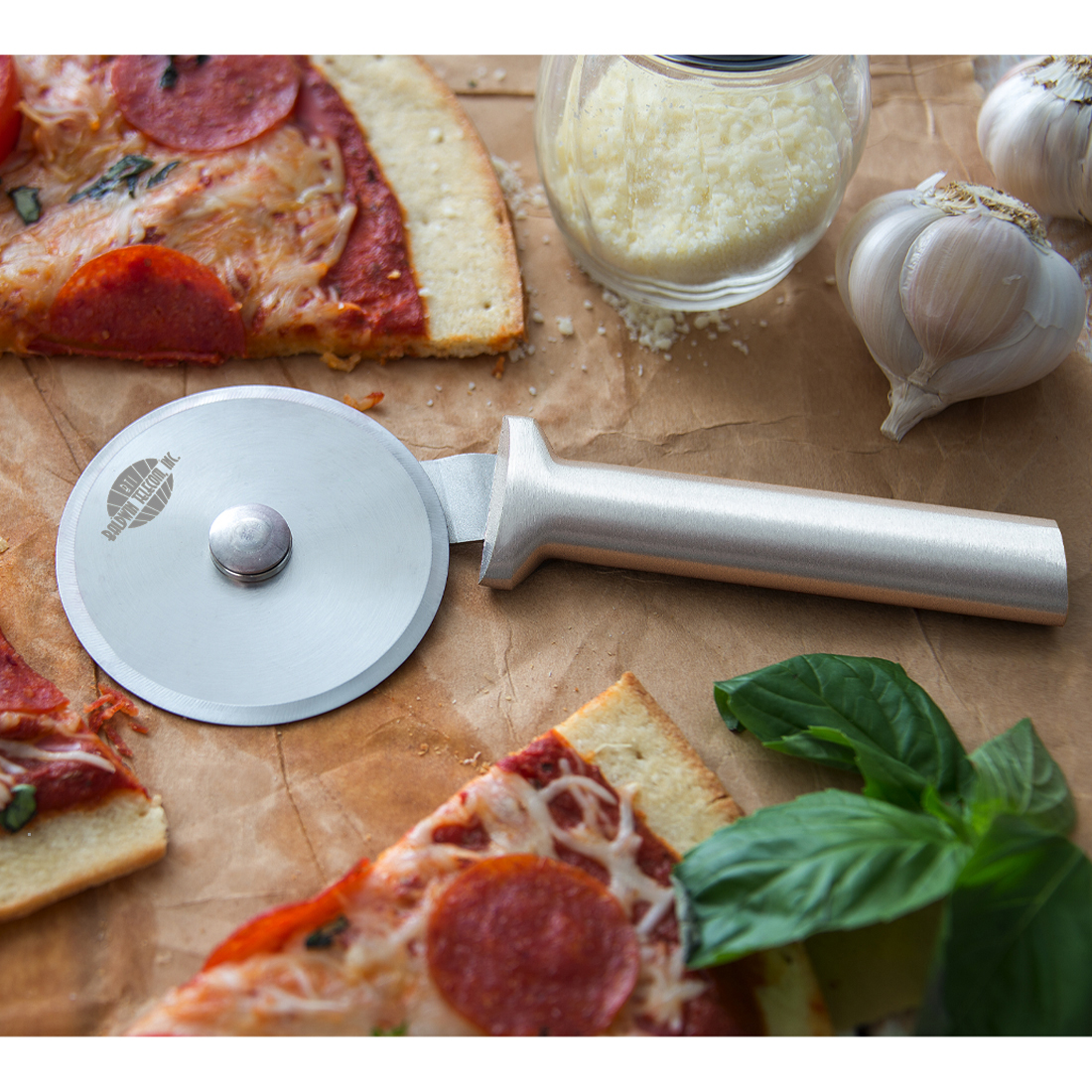 Pizza Cutter w/Silver Handle 3