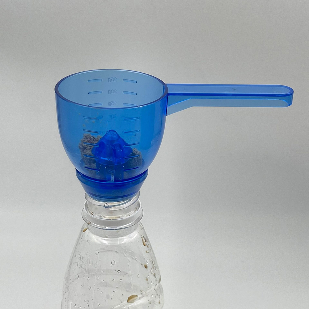 Convenient Measuring Scoop 1