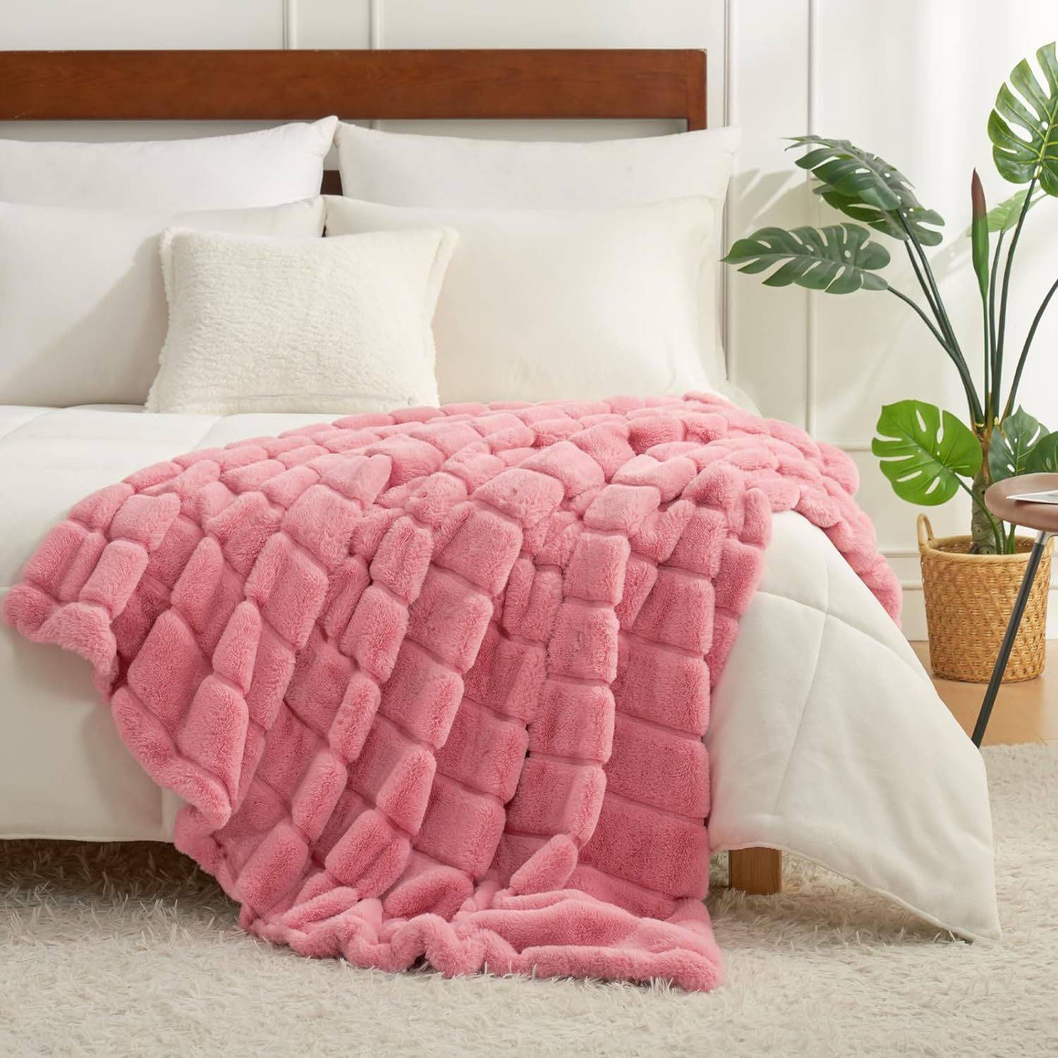 Luxurious and soft imitation rabbit fur striped blanket 4