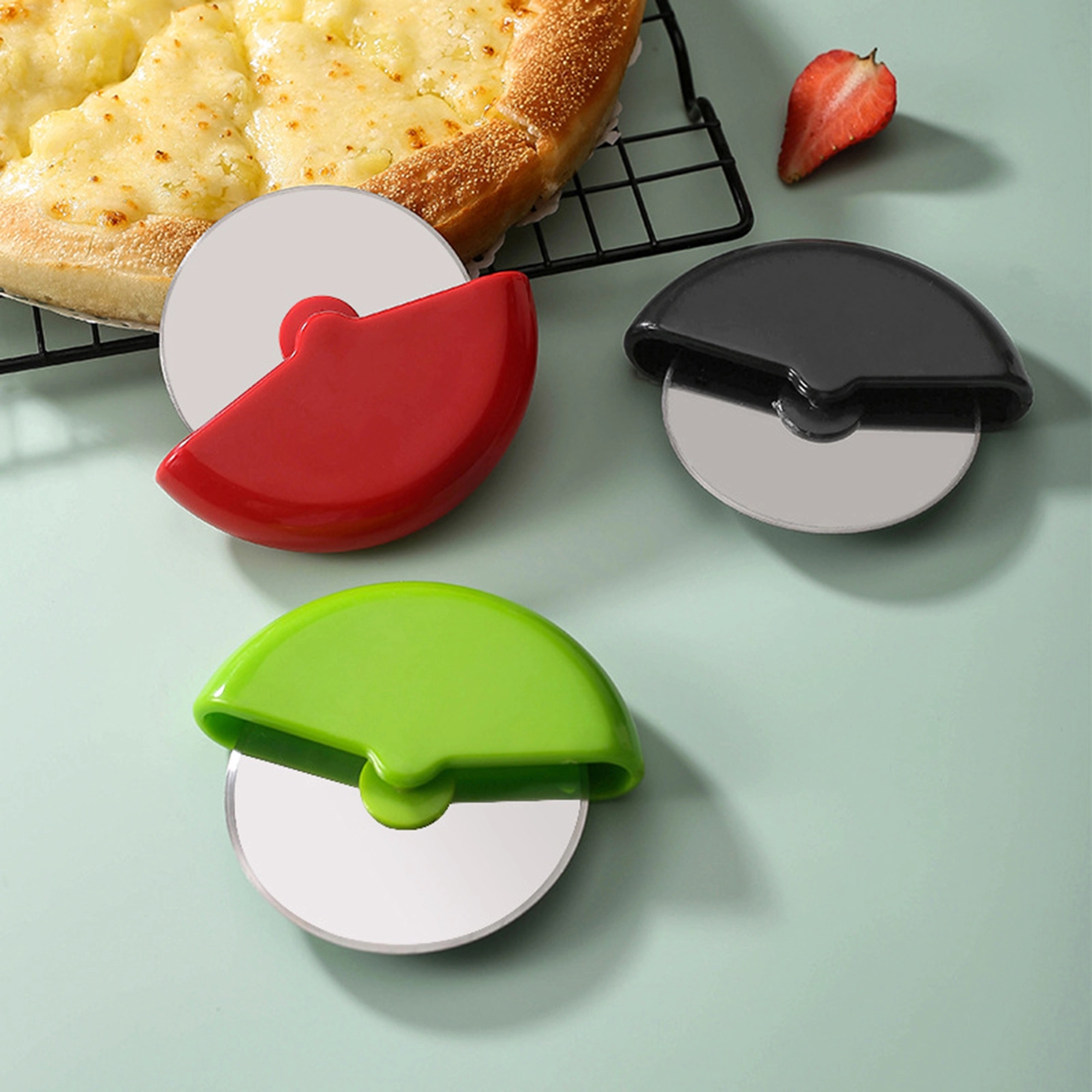 Round Roller Pizza Knife 3