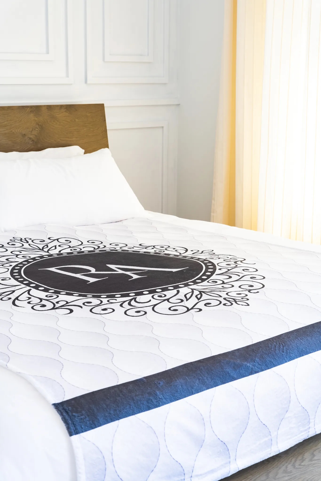 EPICOLOR Sherpa Throw 60" x 80"