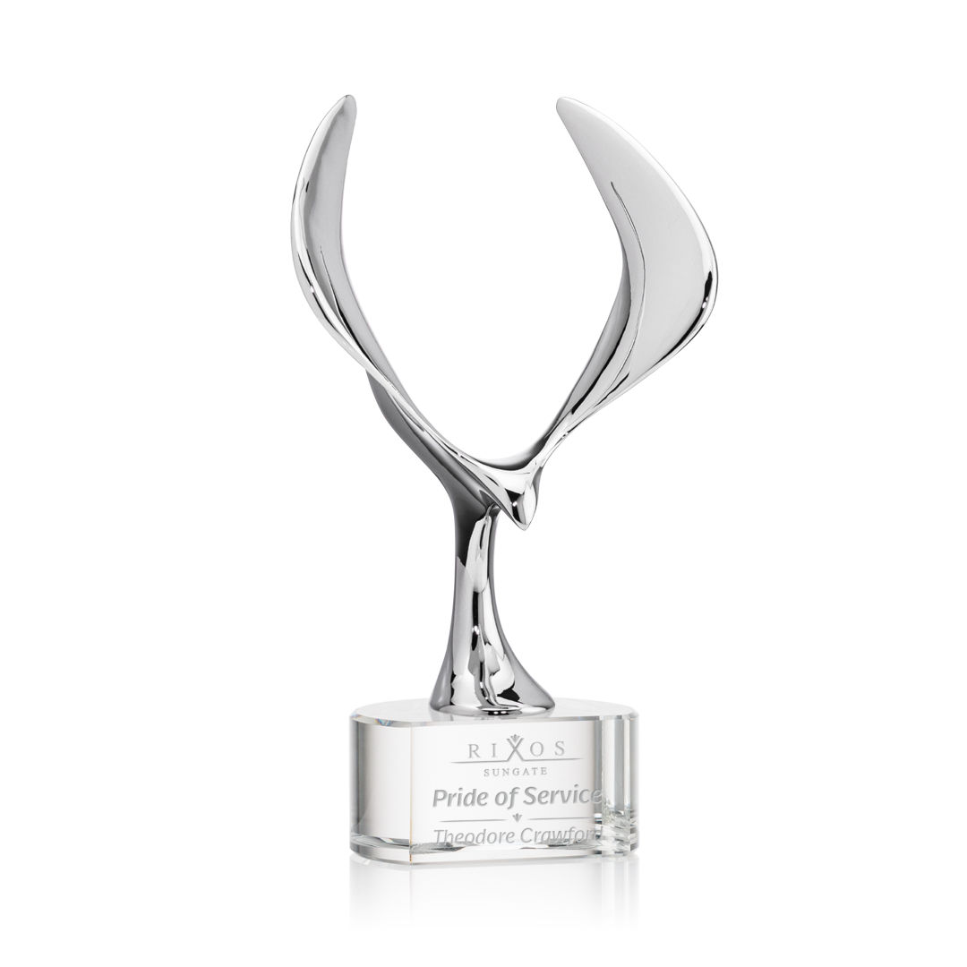 Maverick Eagle Award on Paragon Base - Clear 4