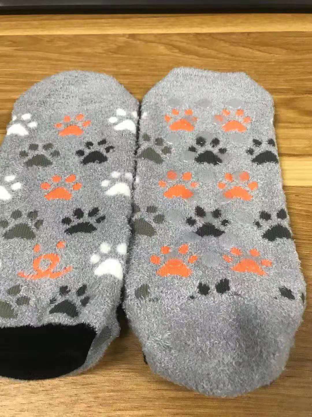 Premium Custom Jacquard design Fuzzy socks 3