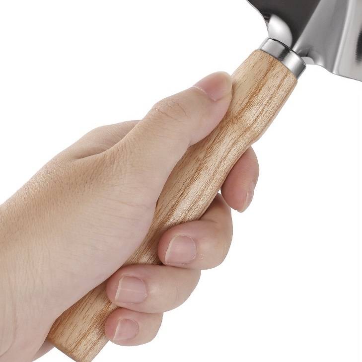 Wood Gardening Pointed Shovel 2