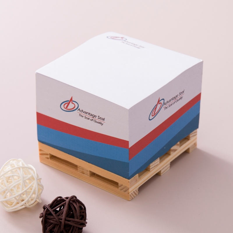 Customized Small Pallet Sticky Note Cube with Wood Pallet 2