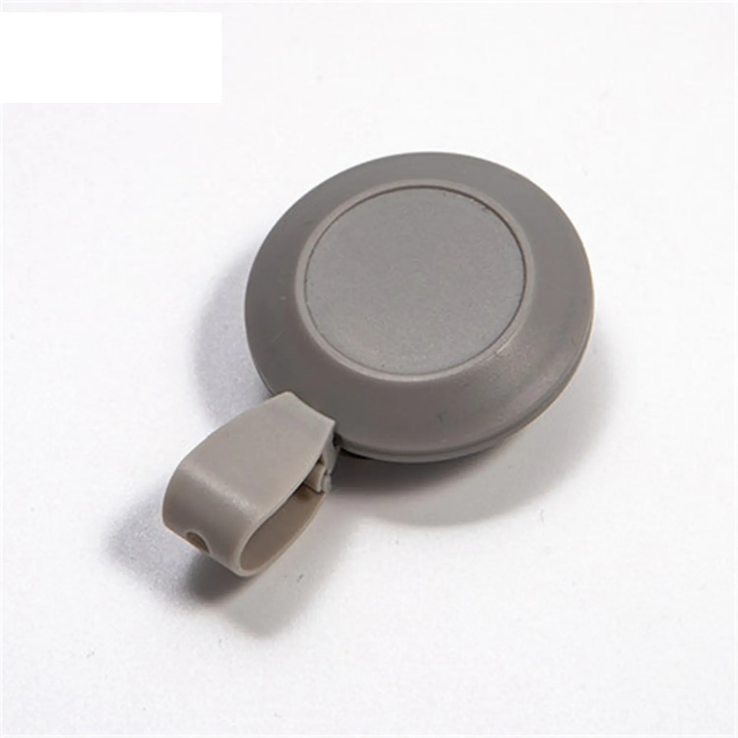 Easy-Pull Button Badge 3