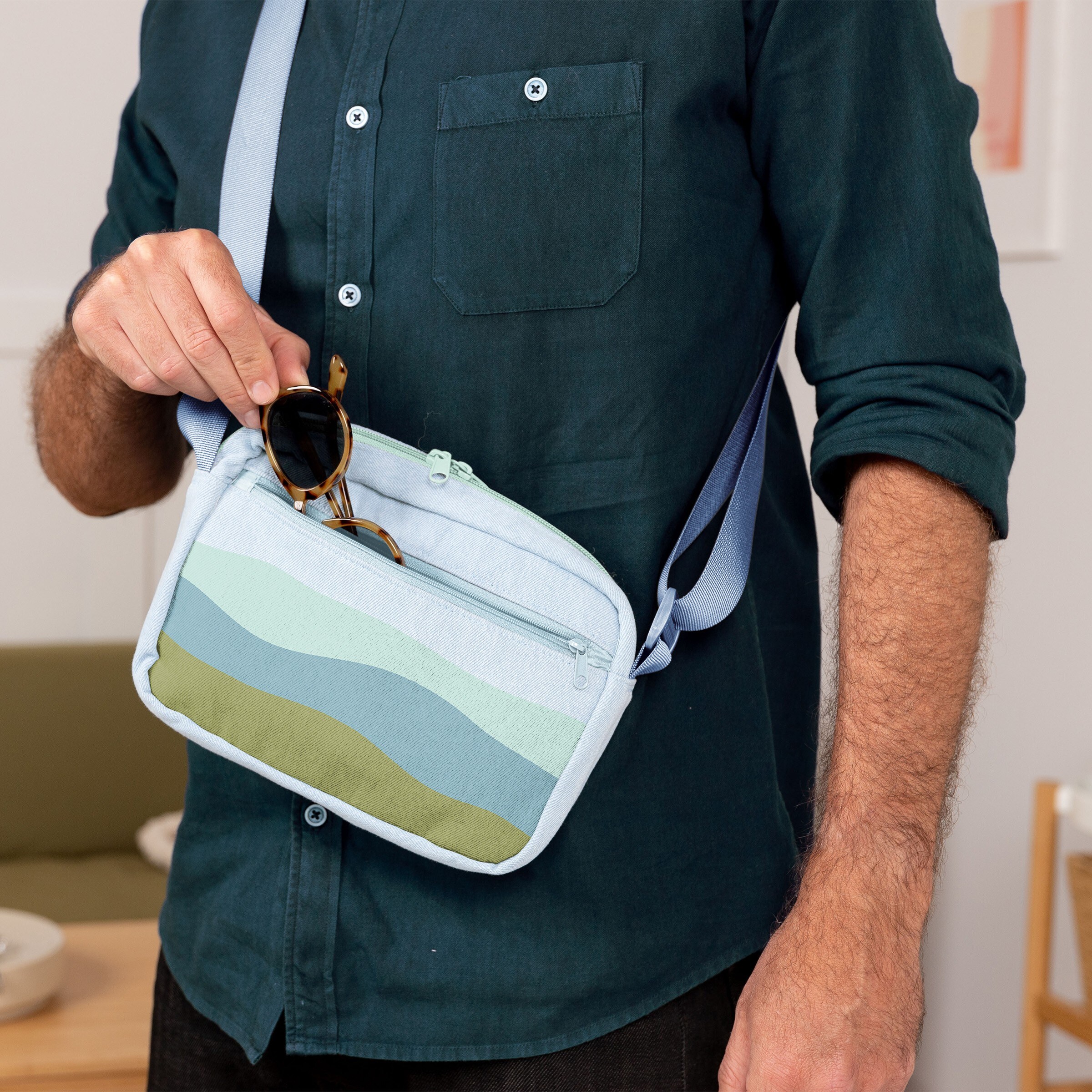 LANDSCAPE CROSSBODY - DENIM