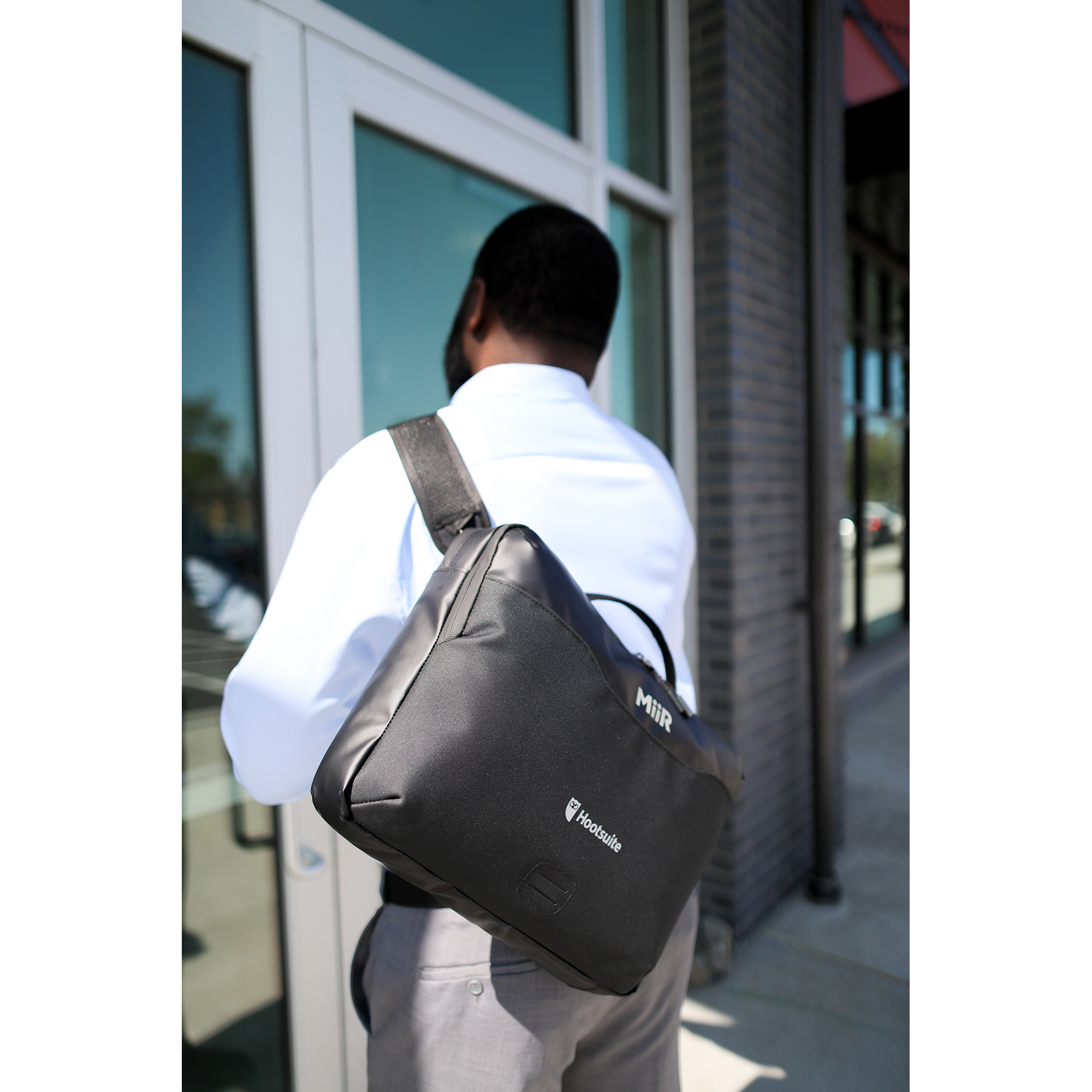 MiiR® Olympus 2.0 8L Recycled rPET Messenger Bag - AWARE™ 4