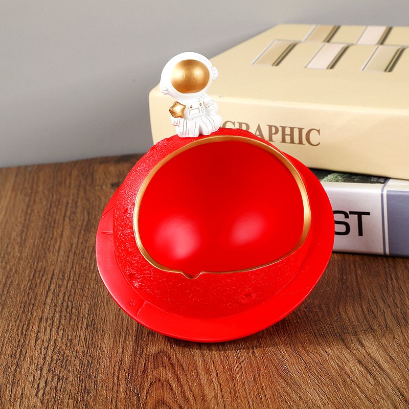 Cute Astronaut Ashtray 3