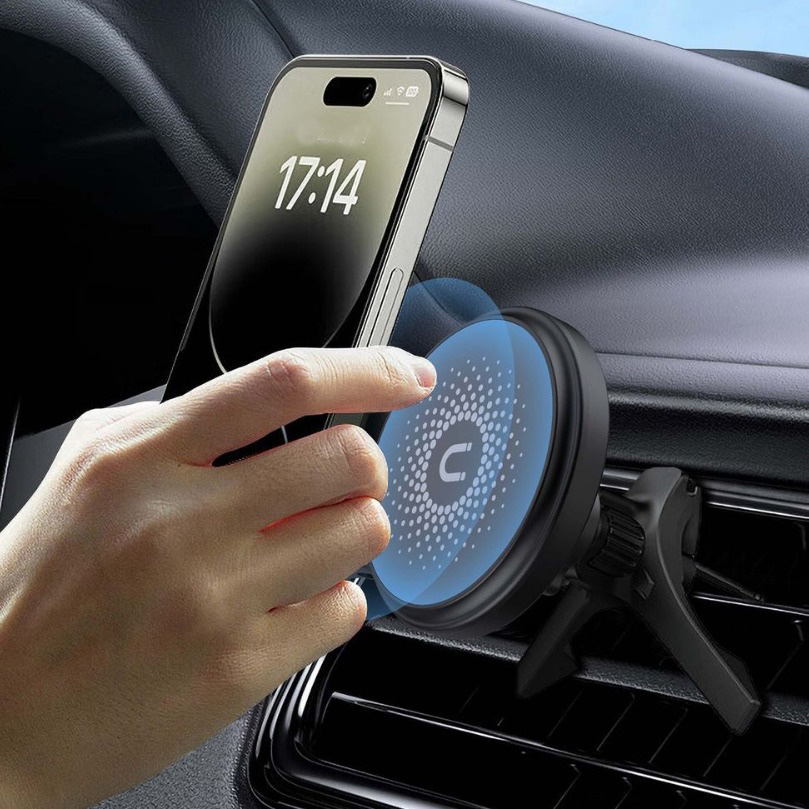 Magnetic Wireless Car Mount Charger 2