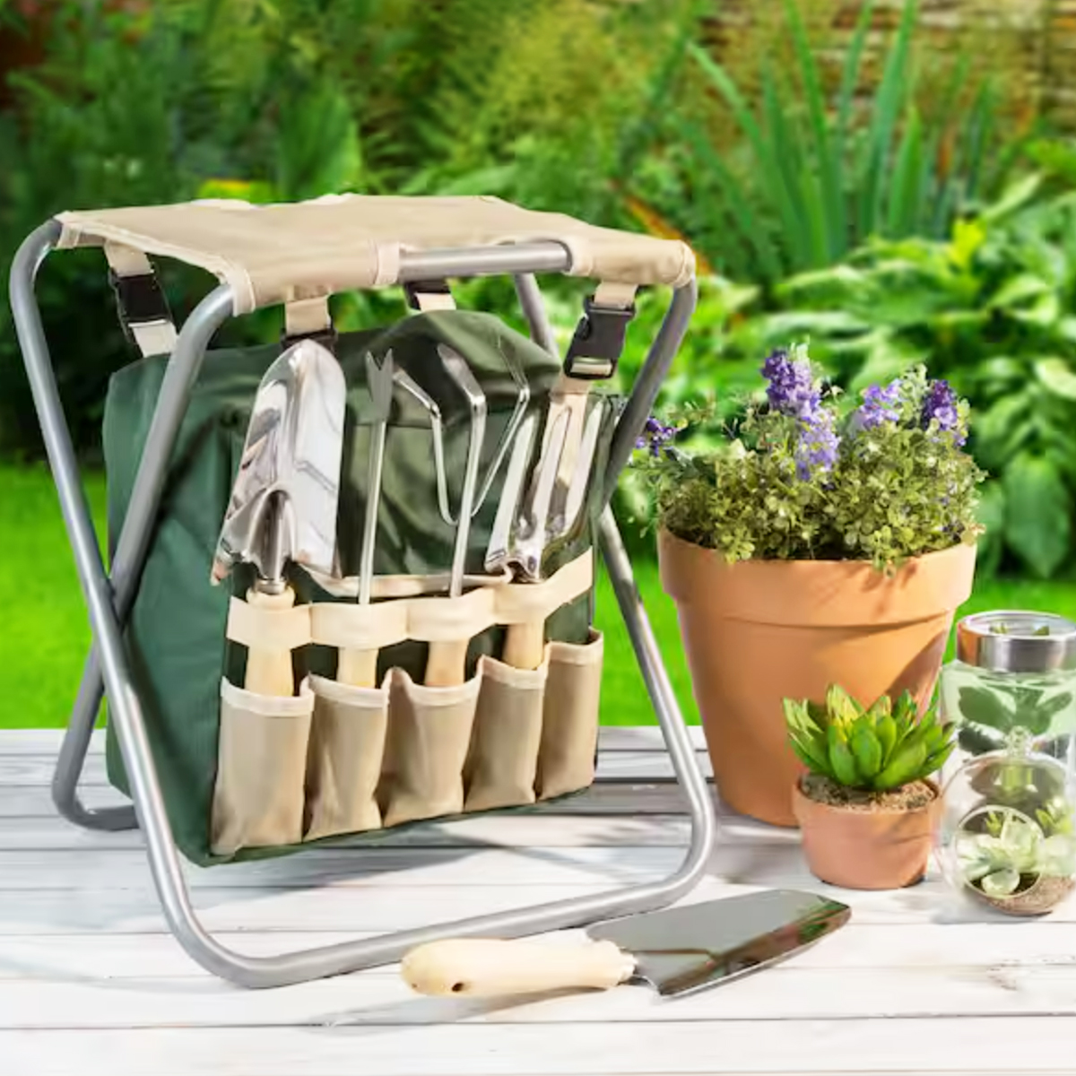 30L Folding Garden Stool with 5-Piece Tool Set & Bag 2