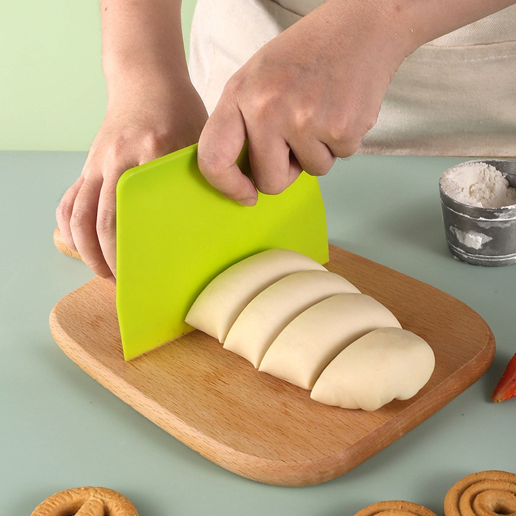 Dough Scraper Food-Safe Plastic Bread Cake Fondant Cutter 4