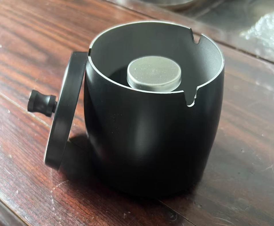 Ashtray with Lid for Cigarette 6