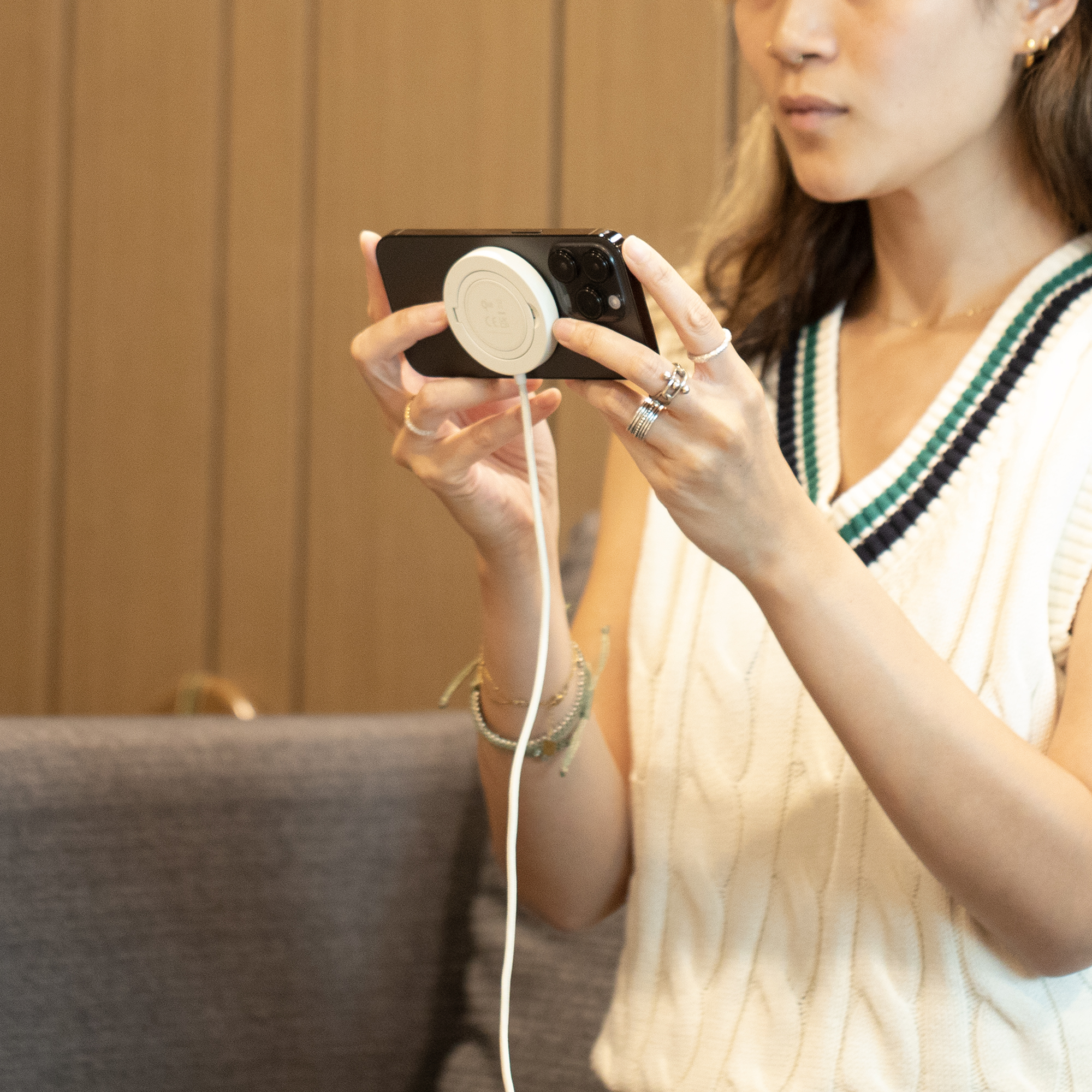 Native Union Snapstand Qi2 Wireless Charger 21