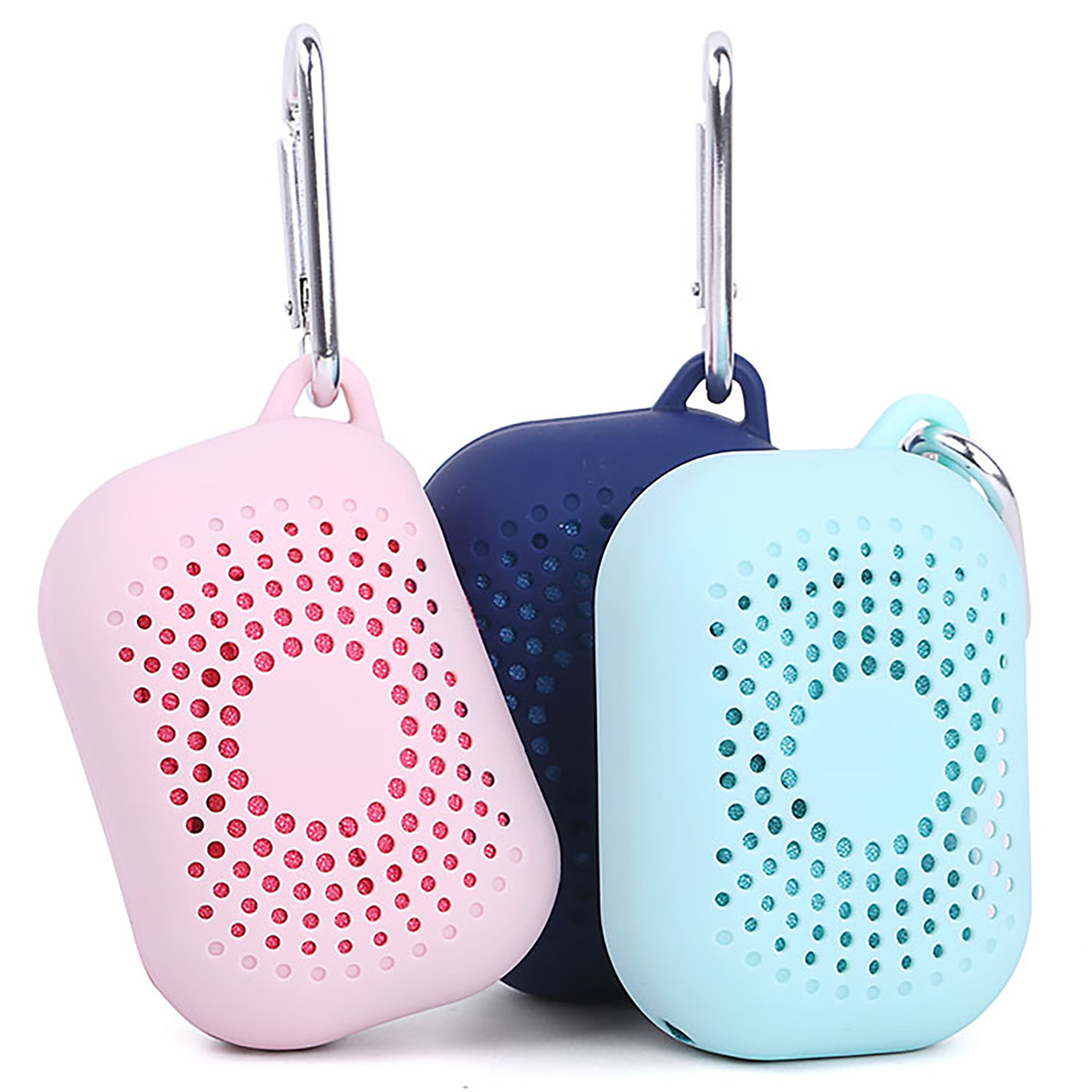 Portable Pet Towel with Silicone Pouch and Carabiner Clip 4