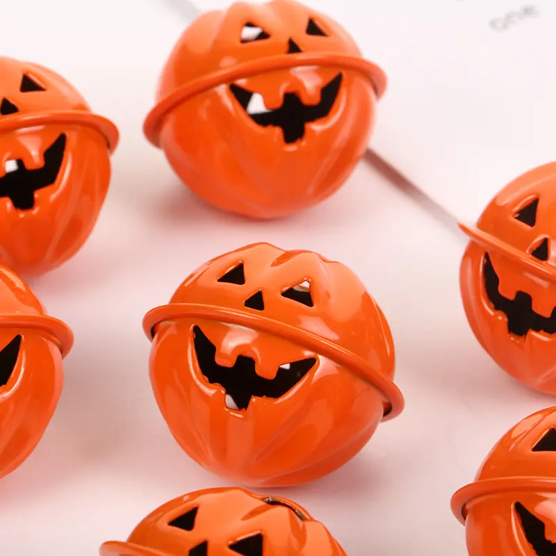 Pumpkin Pendant / Halloween Decorative Accessory / Metal Bell 2