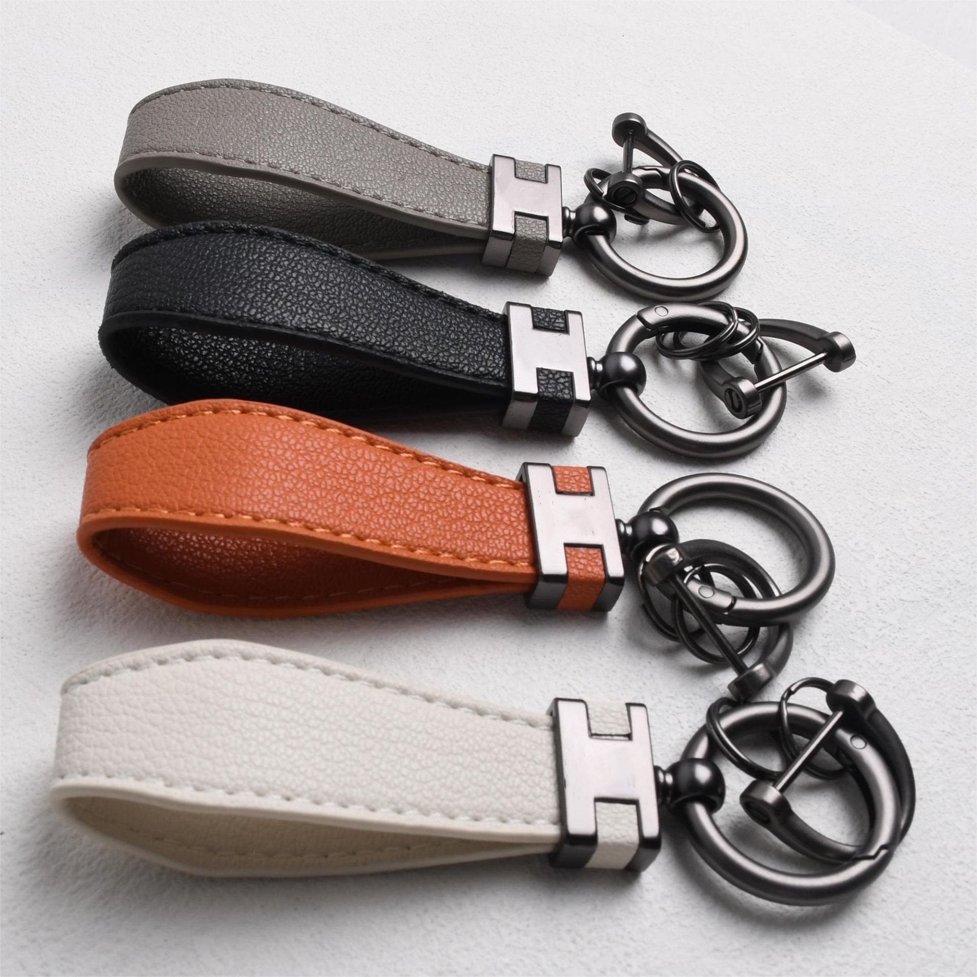 Leather Car Keychain With 360 Degree Rotatable 4