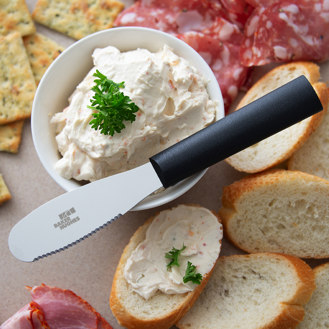 Party Spreader w/Black Handle 5