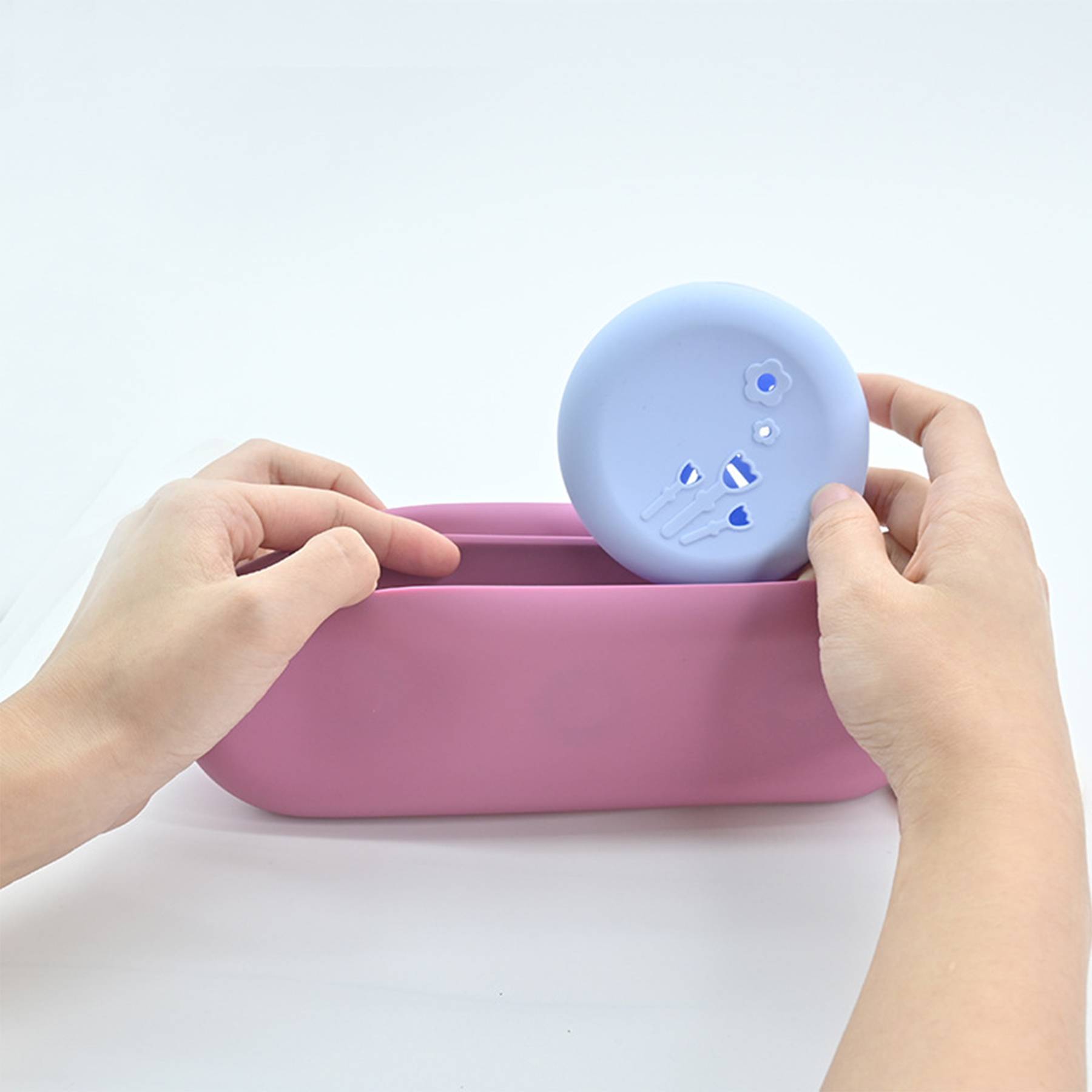 Silicone Dustproof and breathable puff storage box 6