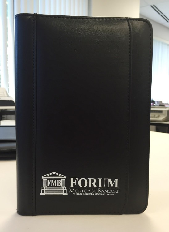 Junior Business Padfolio w/ Outside Pocket, Zipper & Calculator 1