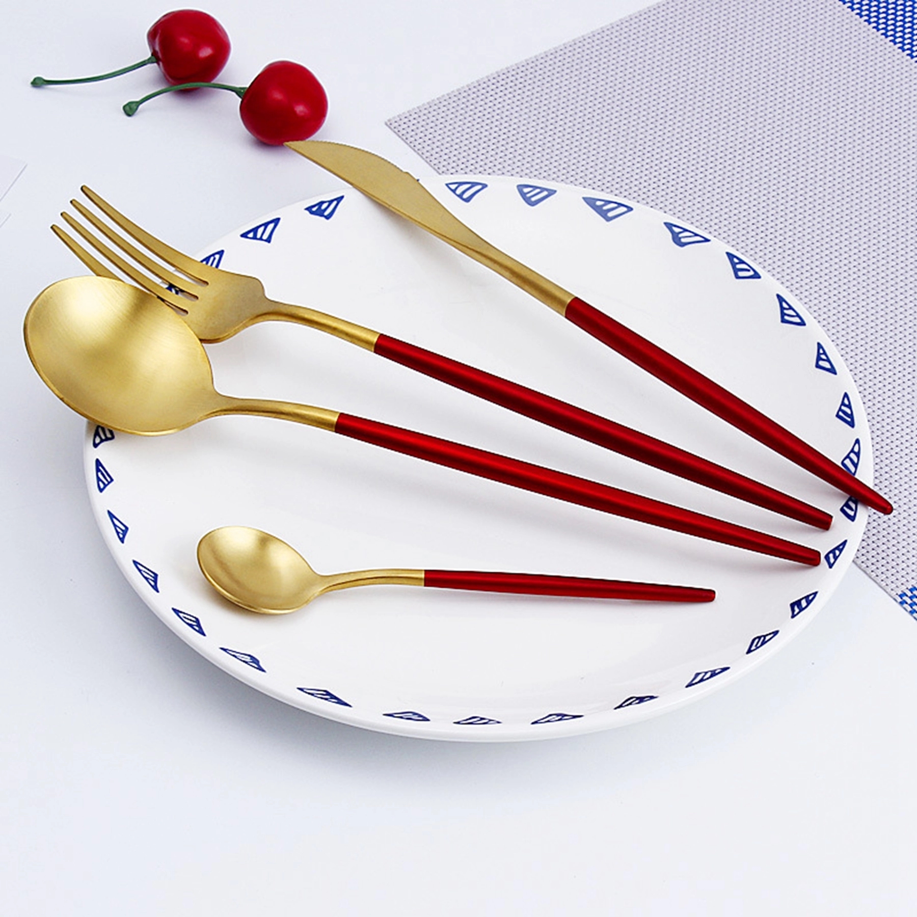 Stainless Steel Cutlery Set with Colorful Handle 5