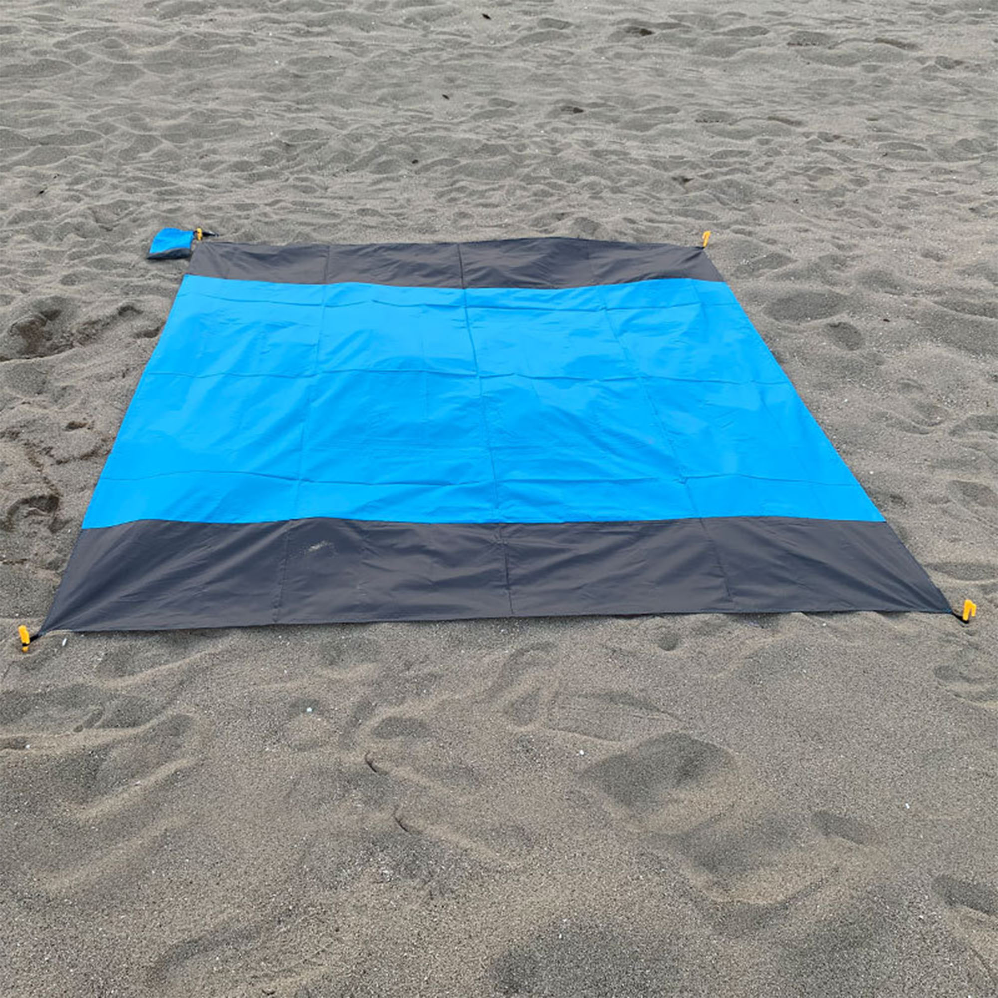 Waterproof Sandproof Folding Beach Blanket 1