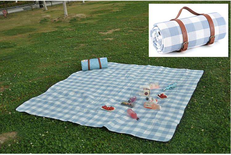 Outdoor Blanket for 6 to 8 Adults 18