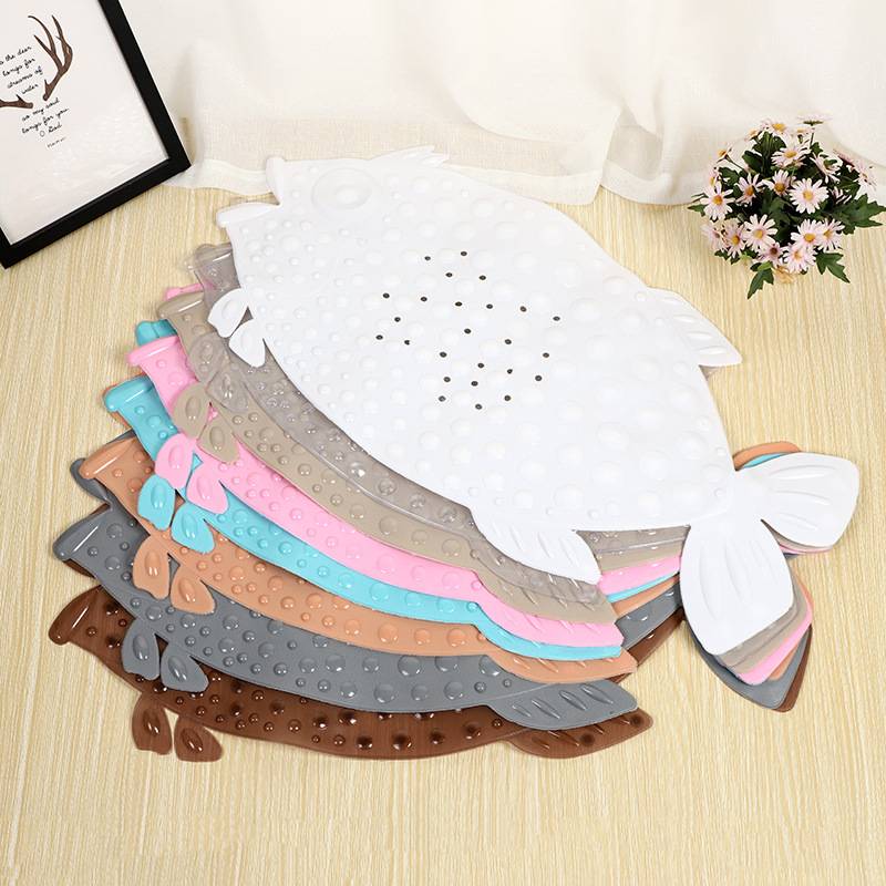 Fish-shaped bath mat 8