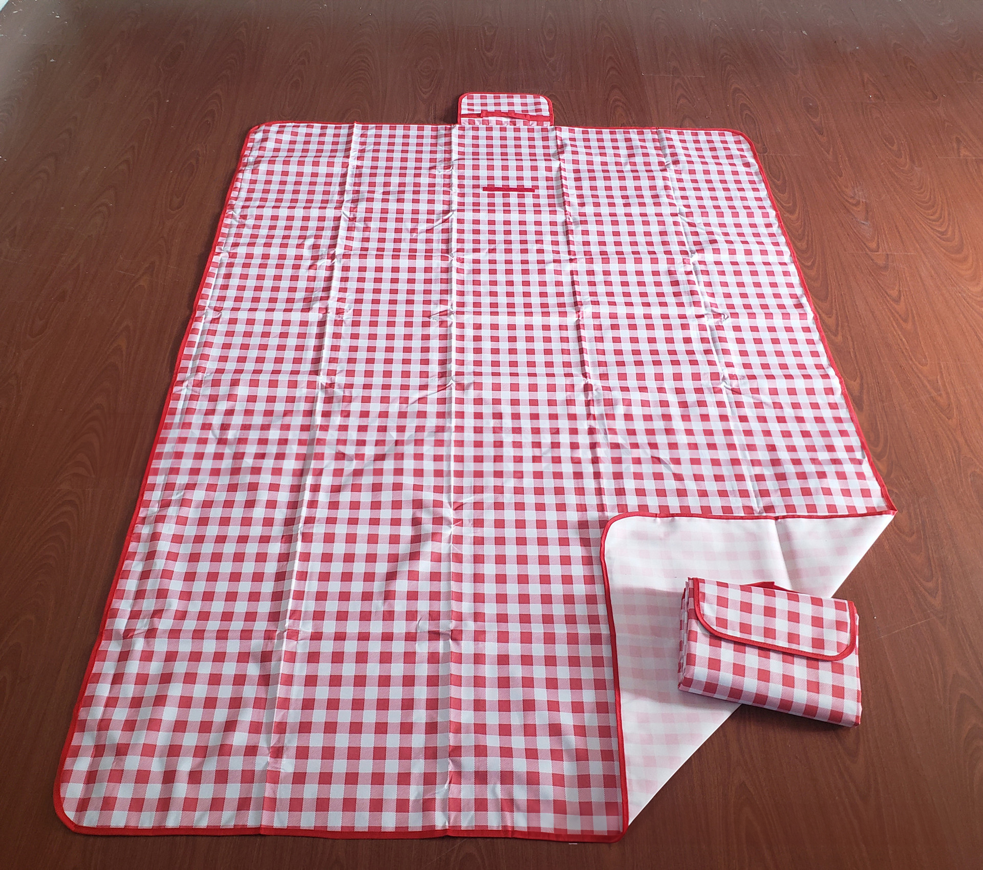 Roll Up Polyester Camping Picnic Blankets 3