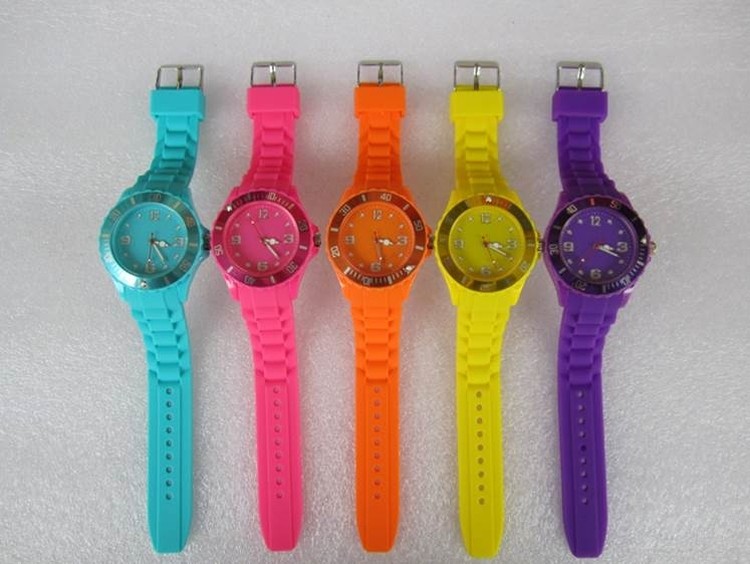 Men's Fashion Silicone Band Sport Watch 2