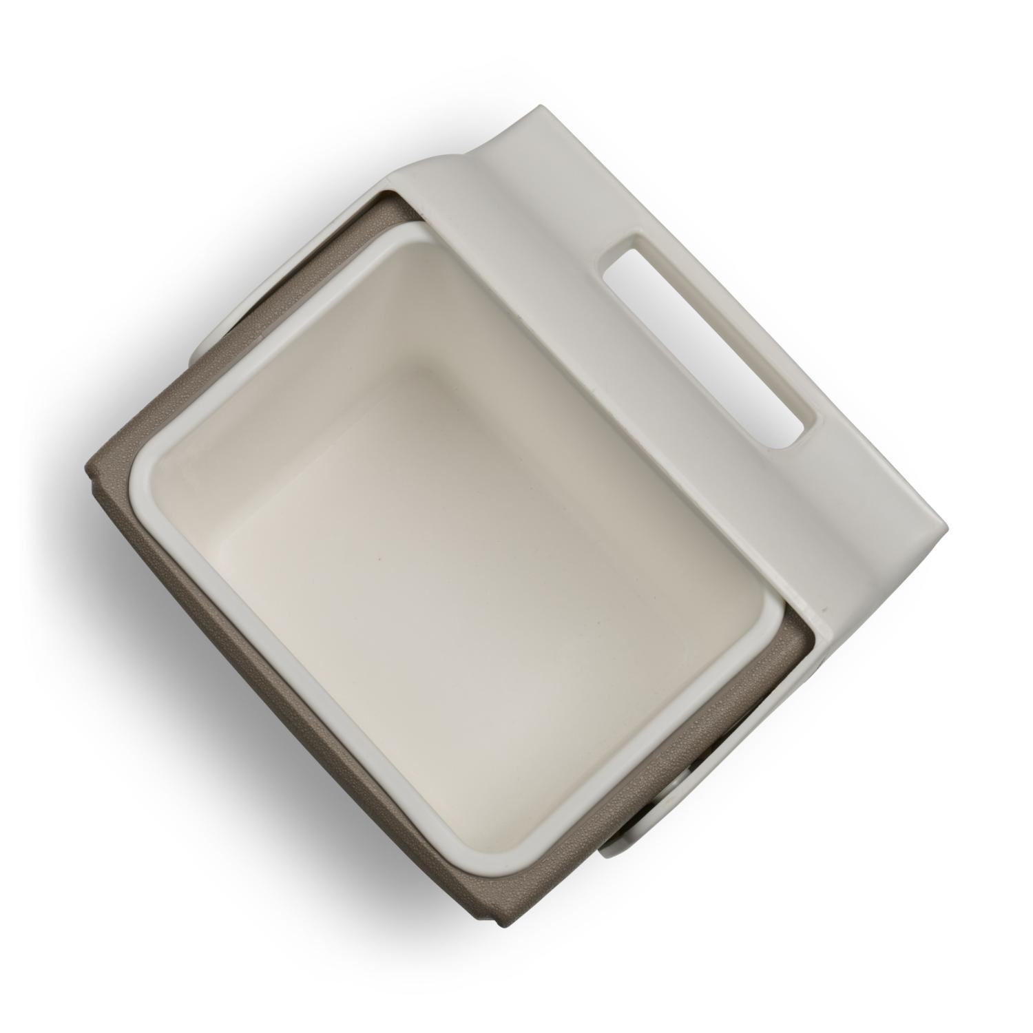 4 QT IGLOO® USA-Made Playmate Mini Hard Cooler 8
