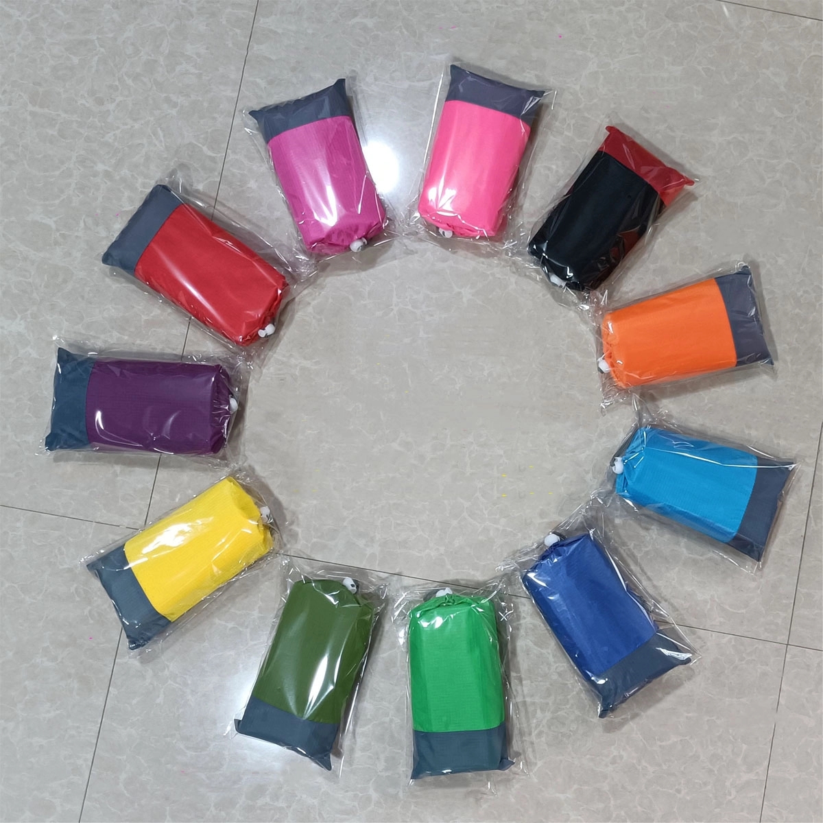Foldable Picnic Blanket With Storage Bag 2
