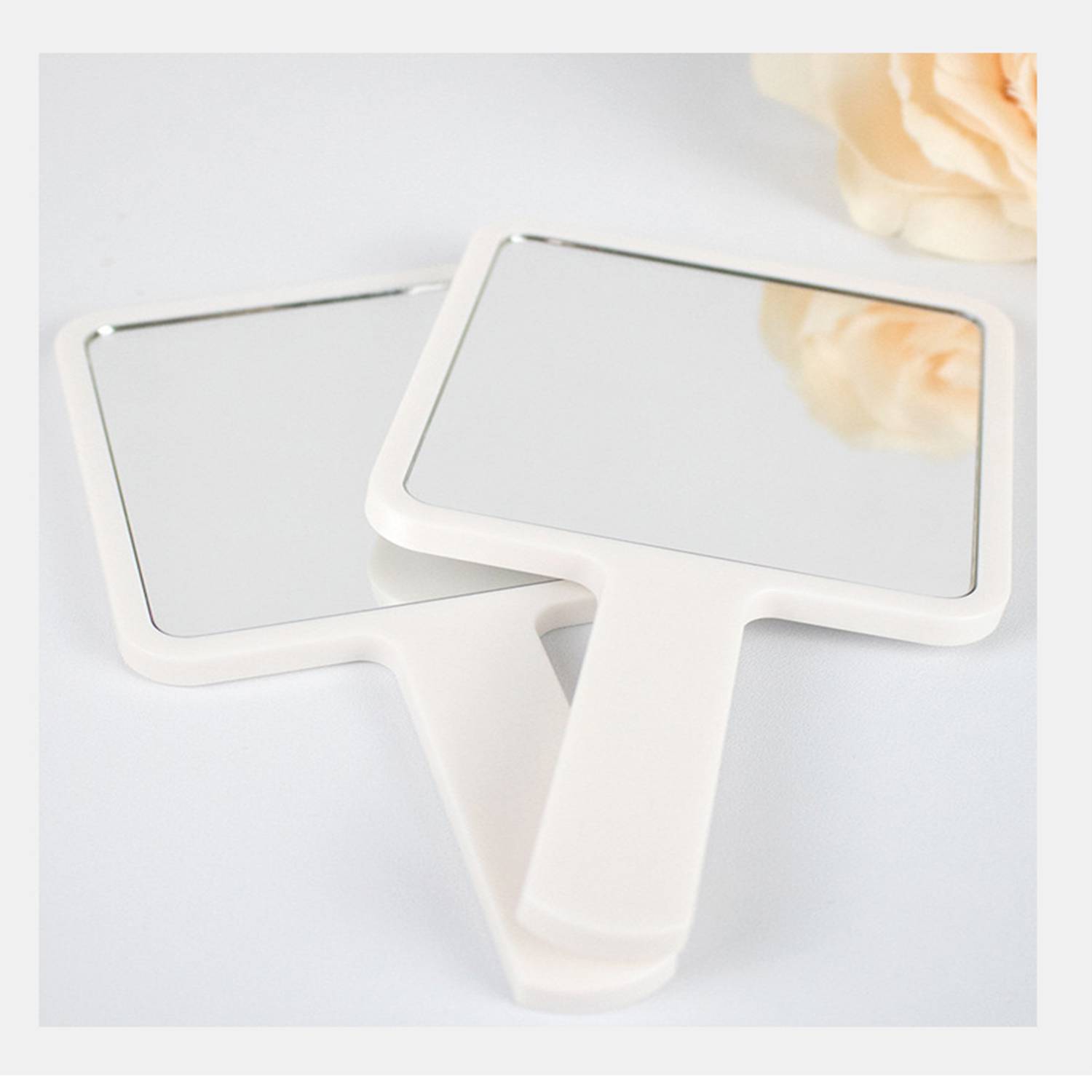 Square Handle Is Portable And Compact Portable Mirror 2