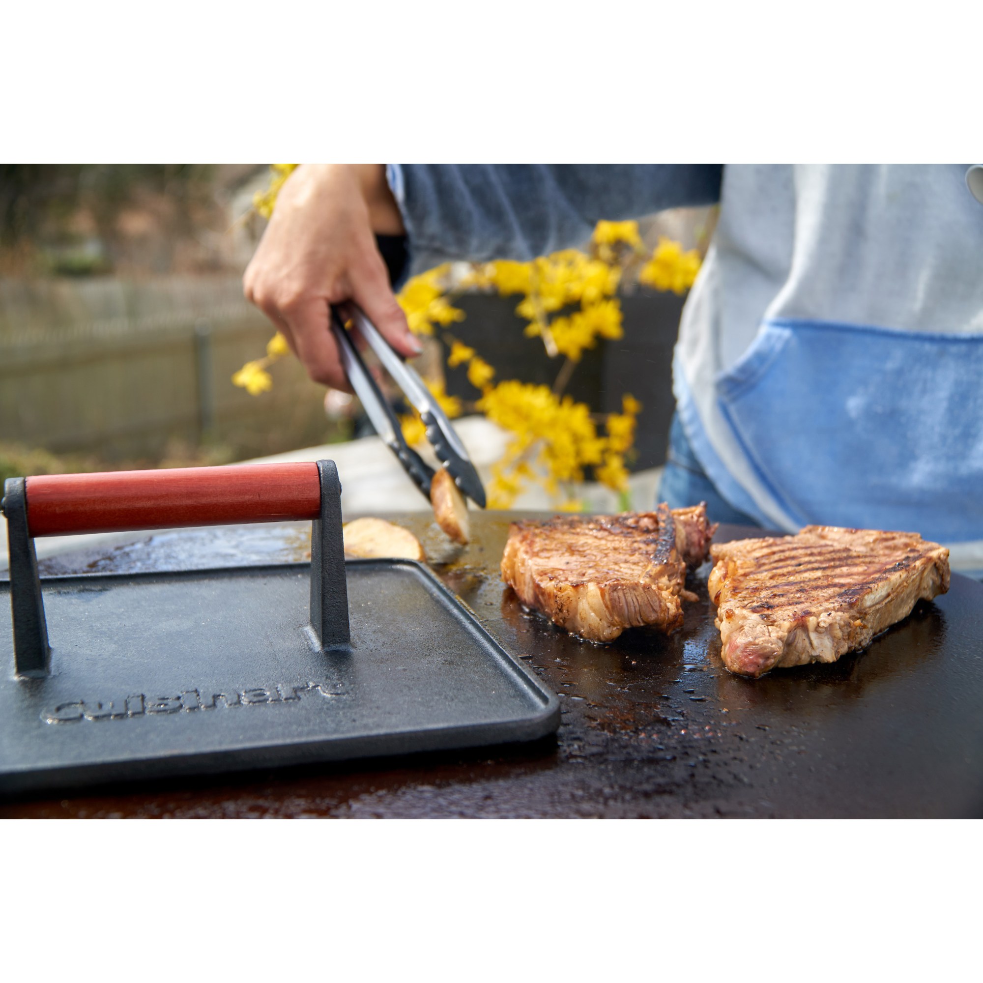 Cuisinart Outdoors™ XL Cast Iron Griddle Press 1