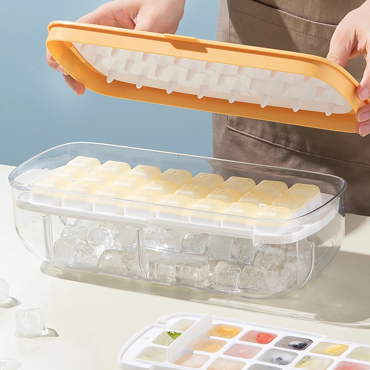 Easy-To-Remove Ice Cube Tray With Lid 7