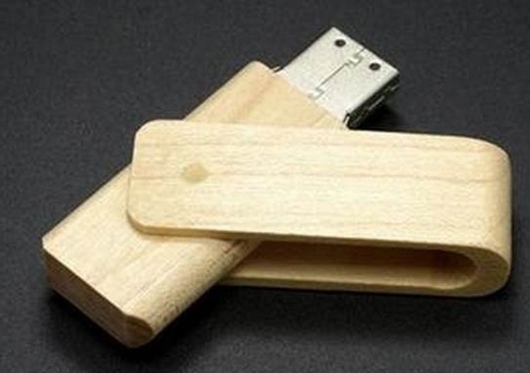 Wooden Case 4GB High Speed Flash Drive 1