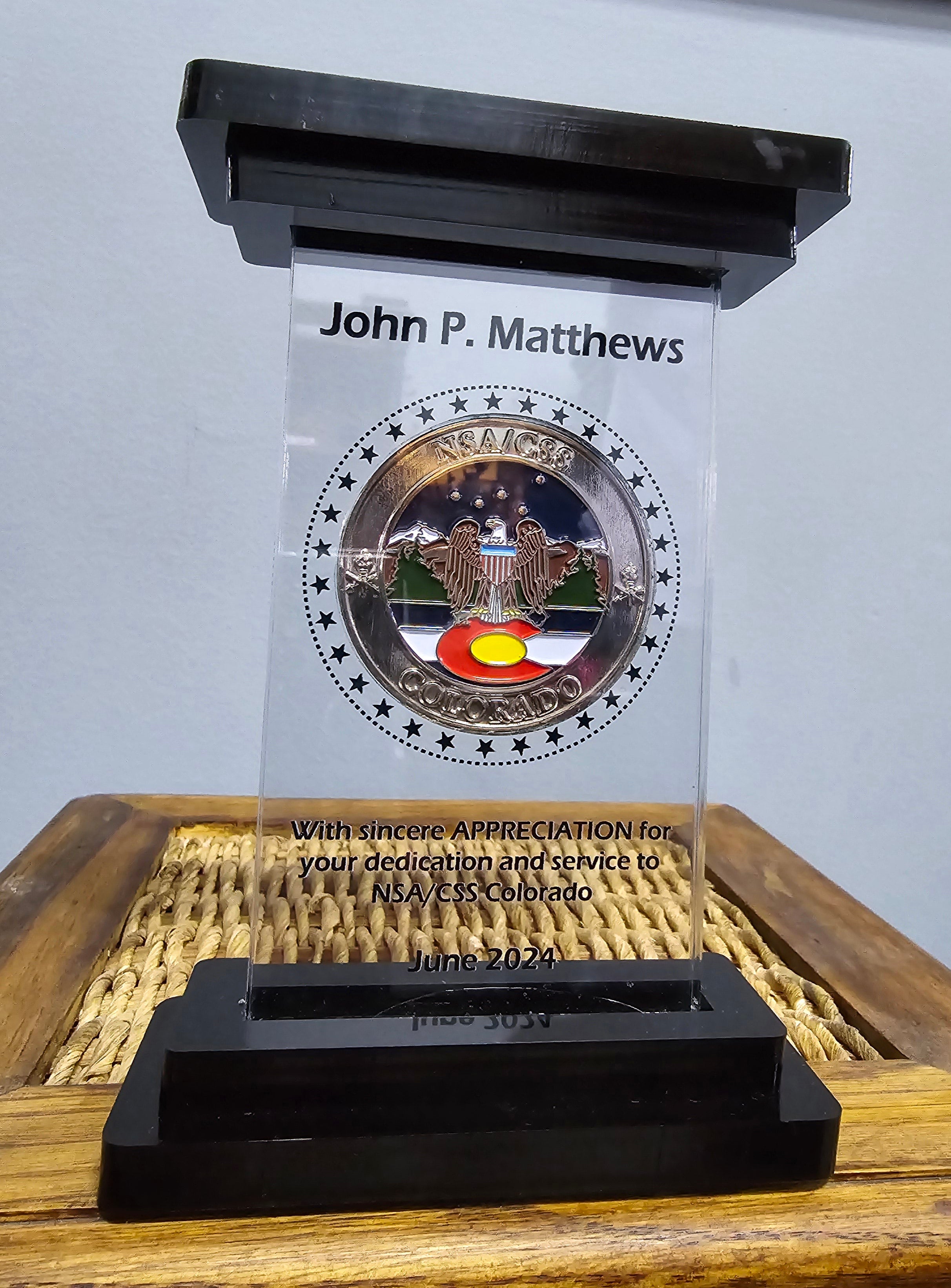 Acrylic Coin Display With Double Donut Black Acrylic Closure 2