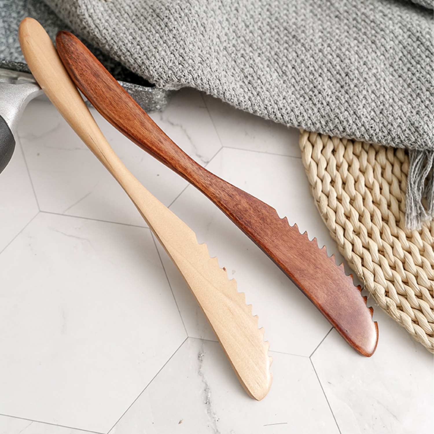 Eco-Friendly Wooden Serrated Kitchen Knife 3