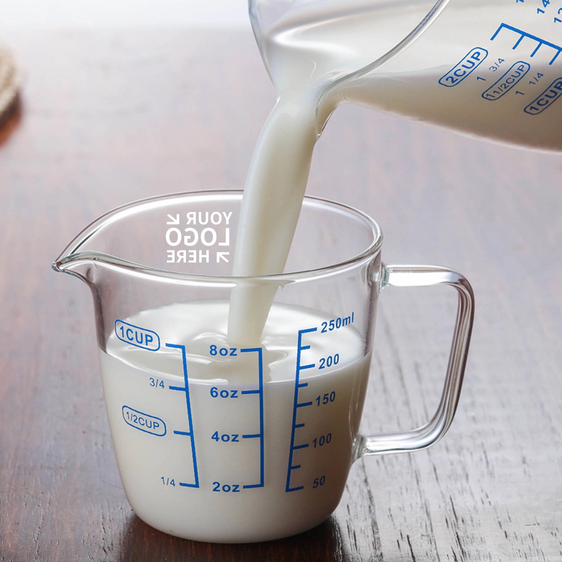 8 oz Glass Measuring Cup with Lid 2